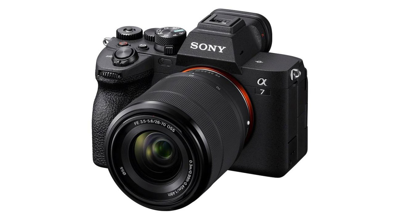 SONY α7 IV ILCE-7M4 ボディの正面（レンズ装着時）