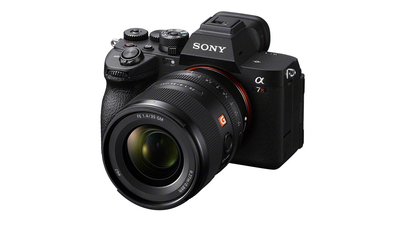 SONY α7R V ILCE-7RM5 ボディの正面（レンズ装着時）