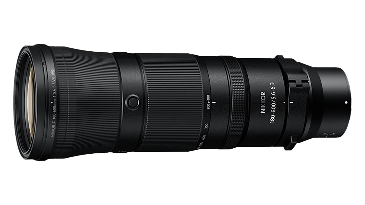 ニコン NIKKOR Z 180-600mm f/5.6-6.3 VRの縦向き（正面）